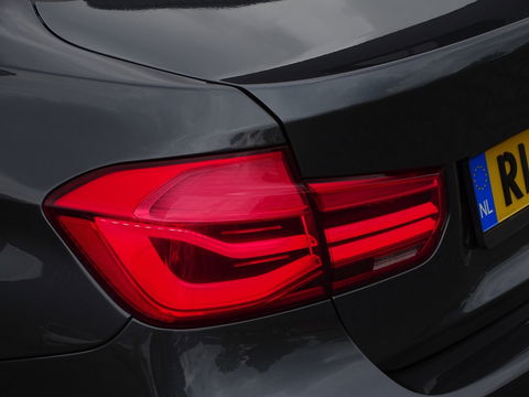 BMW 3-serie 320i TwinTurbo Power / High Exec. M-Individual / LED / *NAP*