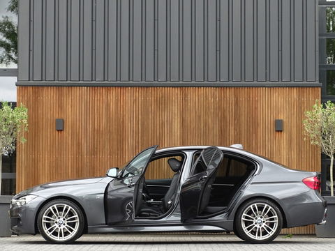 BMW 3-serie 320i TwinTurbo Power / High Exec. M-Individual / LED / *NAP*
