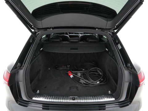 Audi e-tron 50 quattro Launch edition Black 71 kWh (INCL-BTW) *PANO | 1/2LEATHER | DIGI-COCKPIT | FULL-LED | MEMORY-PACK | ADAPTIVE-CRUISE | SPORT-SEATS | NAVI-FULLMAP | HEATED-SEATS | KEYLESS | SHIFT-PADDLES*