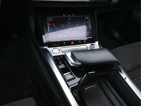 Audi e-tron 50 quattro Launch edition Black 71 kWh (INCL-BTW) *PANO | 1/2LEATHER | DIGI-COCKPIT | FULL-LED | MEMORY-PACK | ADAPTIVE-CRUISE | SPORT-SEATS | NAVI-FULLMAP | HEATED-SEATS | KEYLESS | SHIFT-PADDLES*