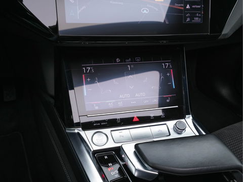 Audi e-tron 50 quattro Launch edition Black 71 kWh (INCL-BTW) *PANO | 1/2LEATHER | DIGI-COCKPIT | FULL-LED | MEMORY-PACK | ADAPTIVE-CRUISE | SPORT-SEATS | NAVI-FULLMAP | HEATED-SEATS | KEYLESS | SHIFT-PADDLES*