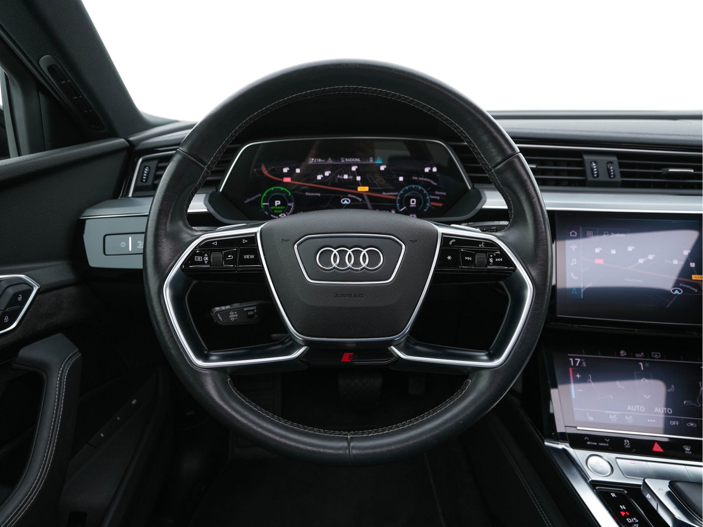 Audi e-tron 50 quattro Launch edition Black 71 kWh (INCL-BTW) *PANO | 1/2LEATHER | DIGI-COCKPIT | FULL-LED | MEMORY-PACK | ADAPTIVE-CRUISE | SPORT-SEATS | NAVI-FULLMAP | HEATED-SEATS | KEYLESS | SHIFT-PADDLES*