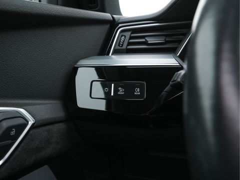 Audi e-tron 50 quattro Launch edition Black 71 kWh (INCL-BTW) *PANO | 1/2LEATHER | DIGI-COCKPIT | FULL-LED | MEMORY-PACK | ADAPTIVE-CRUISE | SPORT-SEATS | NAVI-FULLMAP | HEATED-SEATS | KEYLESS | SHIFT-PADDLES*