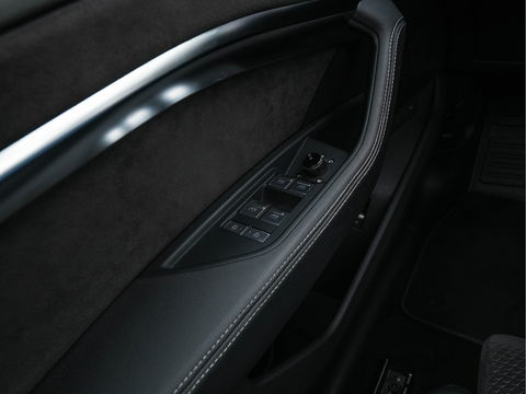 Audi e-tron 50 quattro Launch edition Black 71 kWh (INCL-BTW) *PANO | 1/2LEATHER | DIGI-COCKPIT | FULL-LED | MEMORY-PACK | ADAPTIVE-CRUISE | SPORT-SEATS | NAVI-FULLMAP | HEATED-SEATS | KEYLESS | SHIFT-PADDLES*