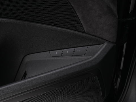 Audi e-tron 50 quattro Launch edition Black 71 kWh (INCL-BTW) *PANO | 1/2LEATHER | DIGI-COCKPIT | FULL-LED | MEMORY-PACK | ADAPTIVE-CRUISE | SPORT-SEATS | NAVI-FULLMAP | HEATED-SEATS | KEYLESS | SHIFT-PADDLES*