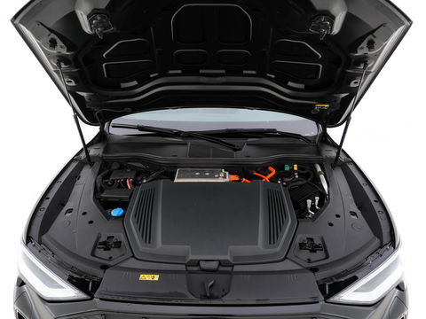 Audi e-tron 50 quattro Launch edition Black 71 kWh (INCL-BTW) *PANO | 1/2LEATHER | DIGI-COCKPIT | FULL-LED | MEMORY-PACK | ADAPTIVE-CRUISE | SPORT-SEATS | NAVI-FULLMAP | HEATED-SEATS | KEYLESS | SHIFT-PADDLES*