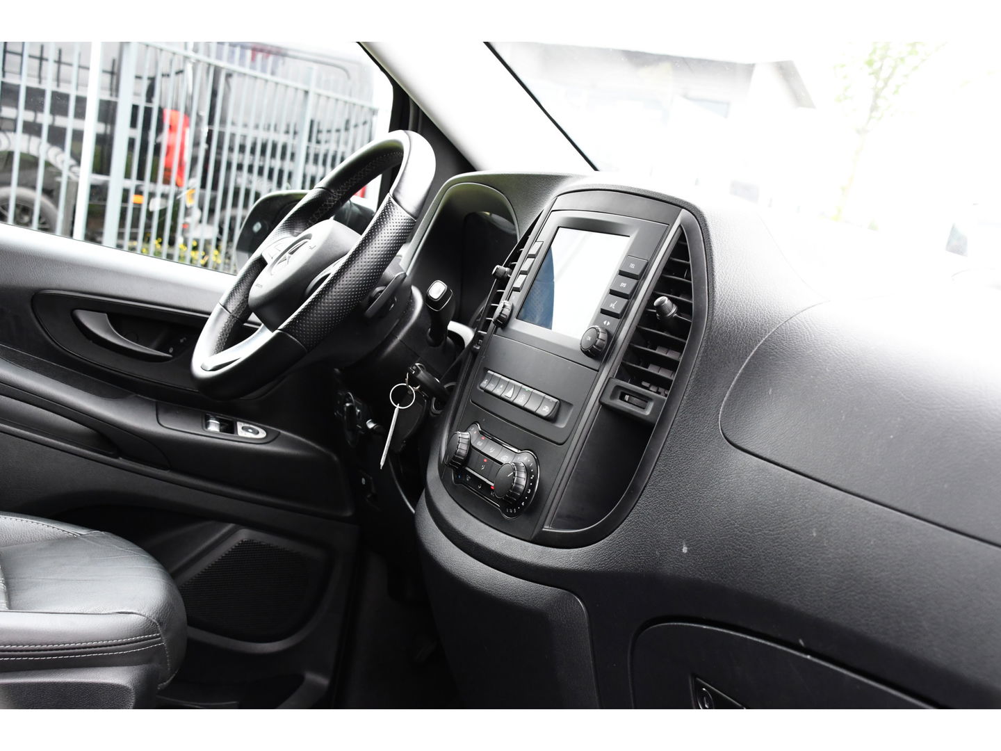 Mercedes-Benz Vito 119 CDI L3 DC Black Edition Cruise, Camera, Carplay, Leder, 190PK, LED, 2x Elektrische Schuifdeur, Uniek!