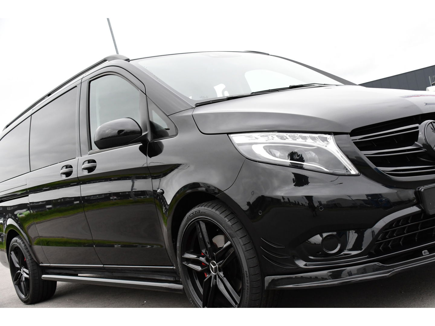 Mercedes-Benz Vito 119 CDI L3 DC Black Edition Cruise, Camera, Carplay, Leder, 190PK, LED, 2x Elektrische Schuifdeur, Uniek!