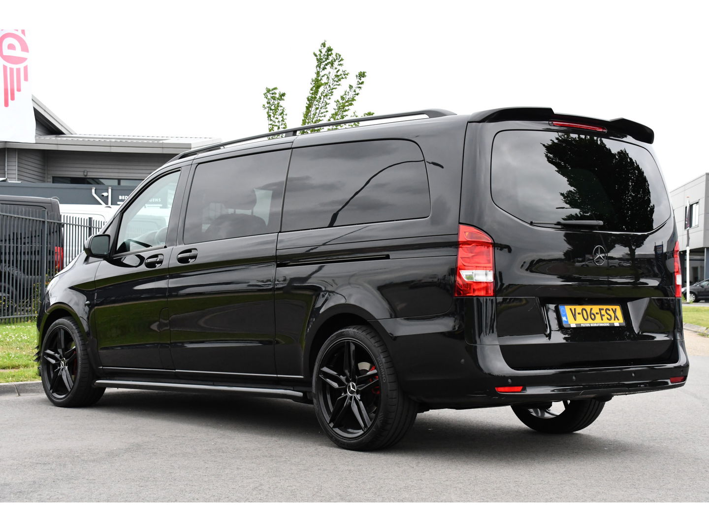 Mercedes-Benz Vito 119 CDI L3 DC Black Edition Cruise, Camera, Carplay, Leder, 190PK, LED, 2x Elektrische Schuifdeur, Uniek!