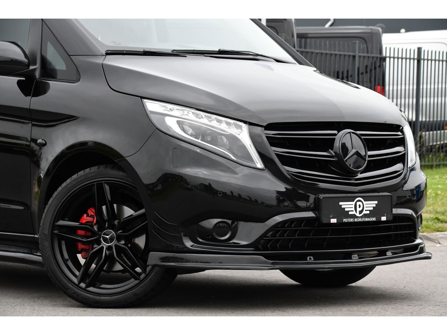 Mercedes-Benz Vito 119 CDI L3 DC Black Edition Cruise, Camera, Carplay, Leder, 190PK, LED, 2x Elektrische Schuifdeur, Uniek!