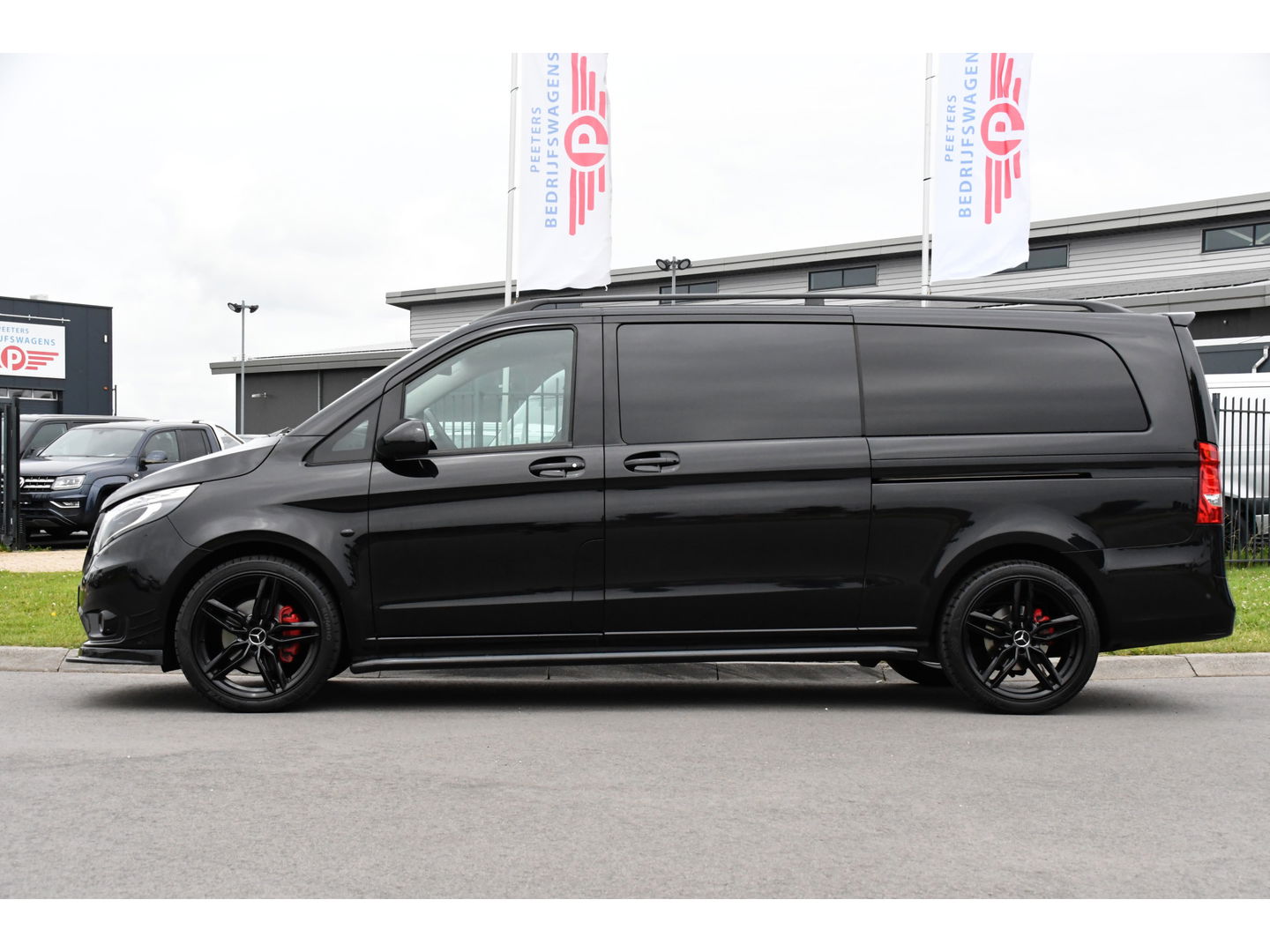 Mercedes-Benz Vito 119 CDI L3 DC Black Edition Cruise, Camera, Carplay, Leder, 190PK, LED, 2x Elektrische Schuifdeur, Uniek!