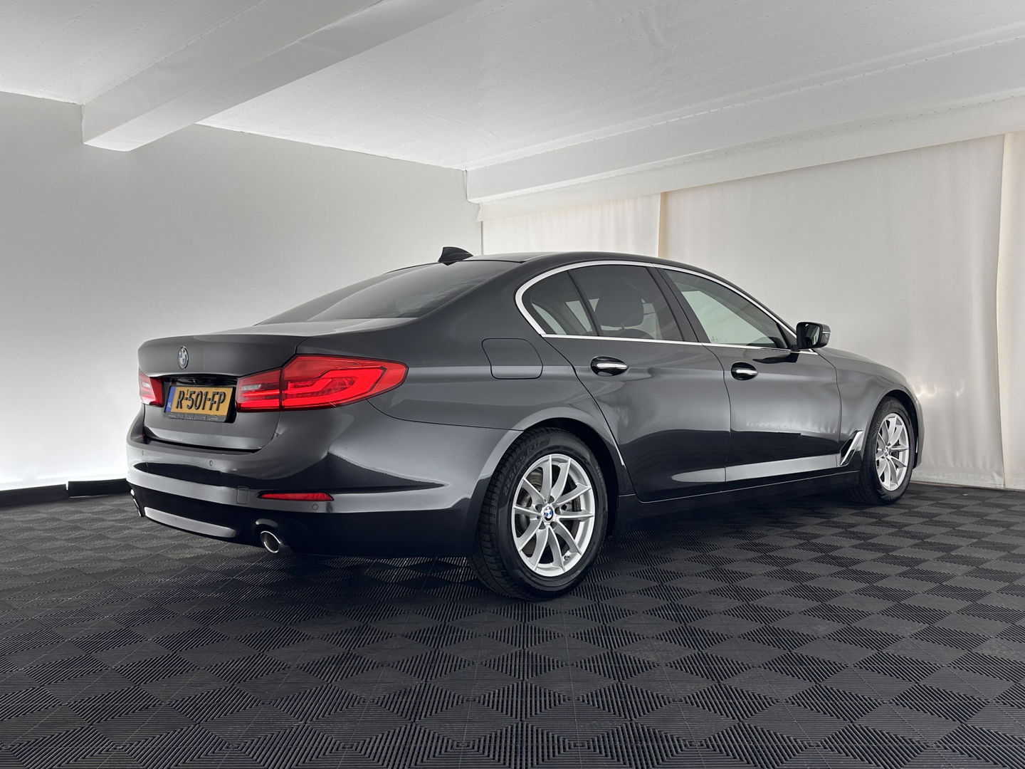 BMW 5 Serie 520d EDE Executive Aut. *FULL-LED | NAVI-FULLMAP | MEMORY-PACK | AMBIENT-LIGHT | DIGI-COCKPIT | CAMERA | ECC | PDC | CRUISE | 17''ALU*