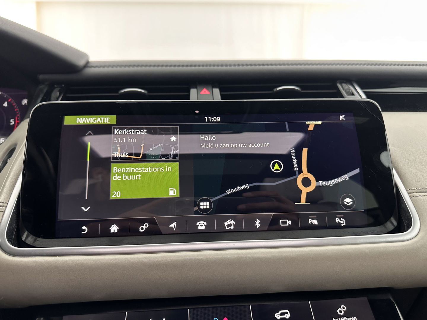 Land Rover Range Rover Velar 3.0 V6 AWD First Edition Aut. *PANO | FULL-LEATHER | HEAD-UP | FULL-LED | MERIDIAN-SOUND | NAVI-FULLMAP | DIGI-COCKPIT | CAMERA | ECC | PDC | CRUISE | KEYLESS | BLIND-SPOT | 22''ALU*