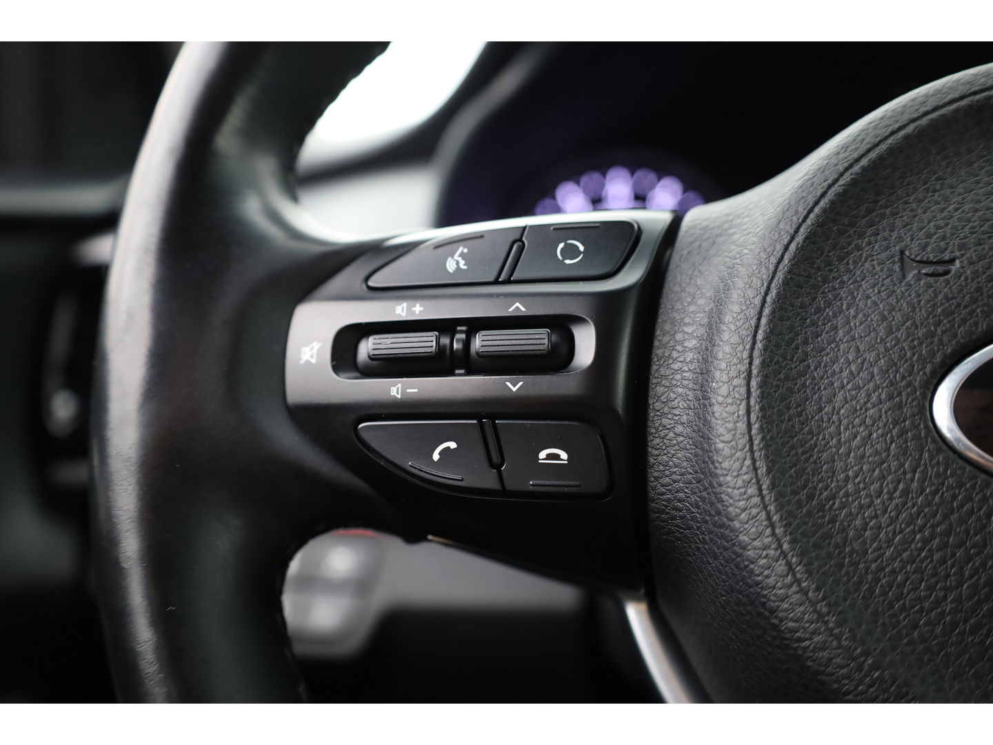 Kia Stonic 1.0 T-GDi ExecutiveLine | Navi | CarPlay | Keyless | Camera | Stoel- Stuurverw. | All Seasons