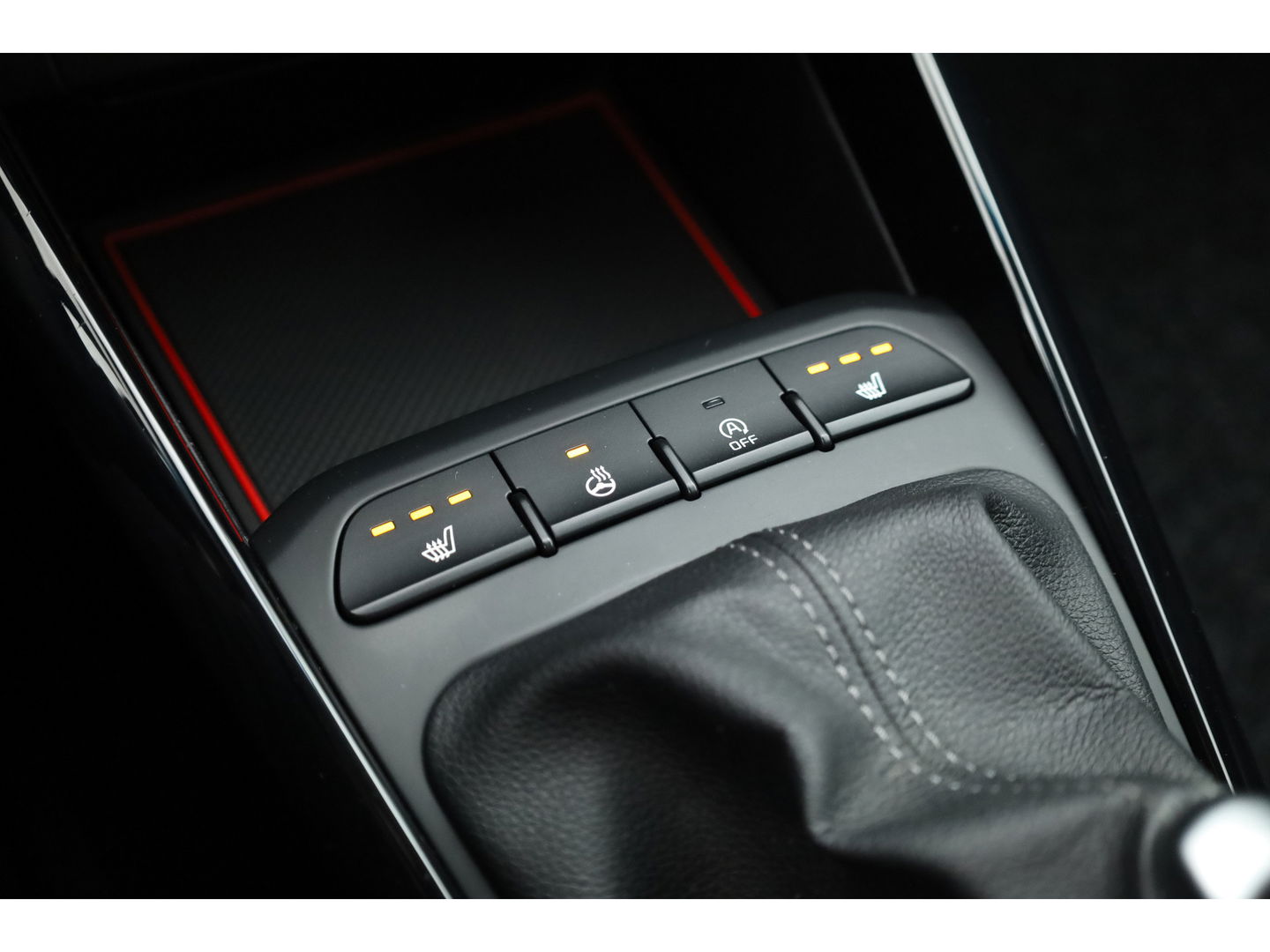 Kia Stonic 1.0 T-GDi ExecutiveLine | Navi | CarPlay | Keyless | Camera | Stoel- Stuurverw. | All Seasons