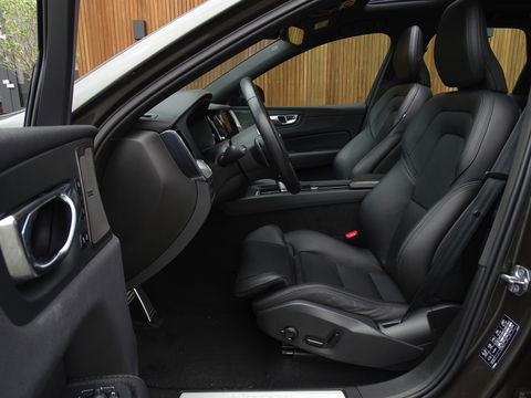 Volvo XC60 T8 407PK AWD / Inscription / panoramadak / 360° / LED