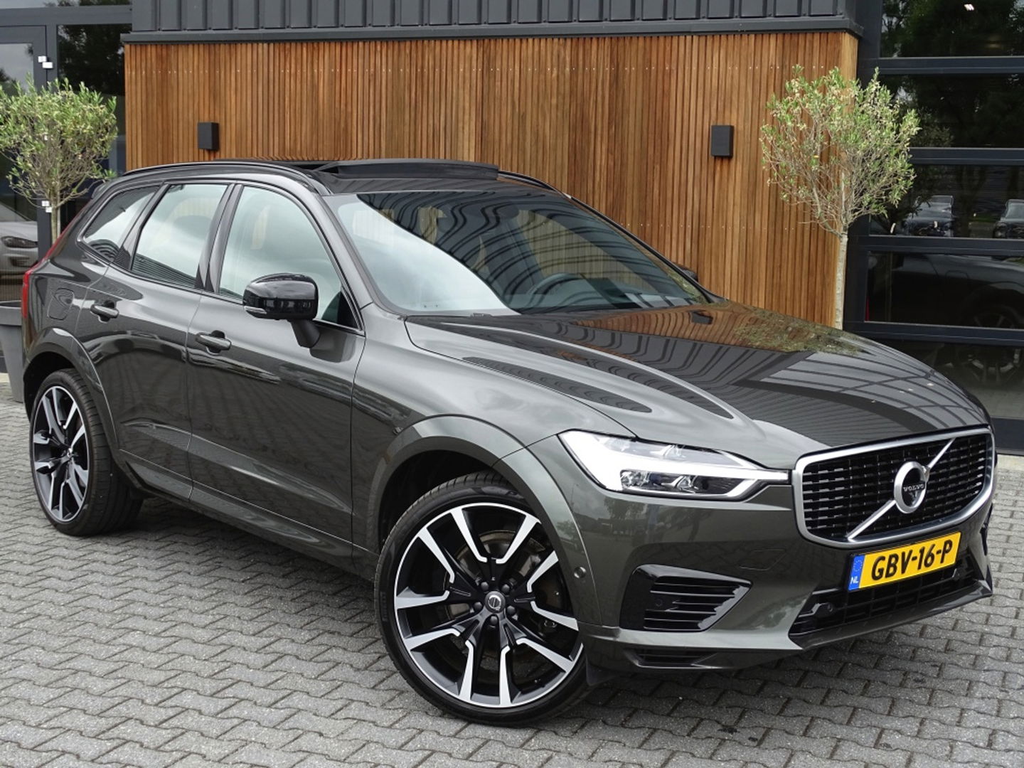 Volvo XC60 T8 407PK AWD / Inscription / panoramadak / 360° / LED