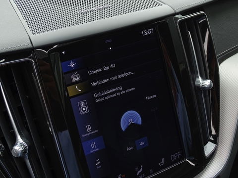 Volvo XC60 T8 407PK AWD / Inscription / panoramadak / 360° / LED