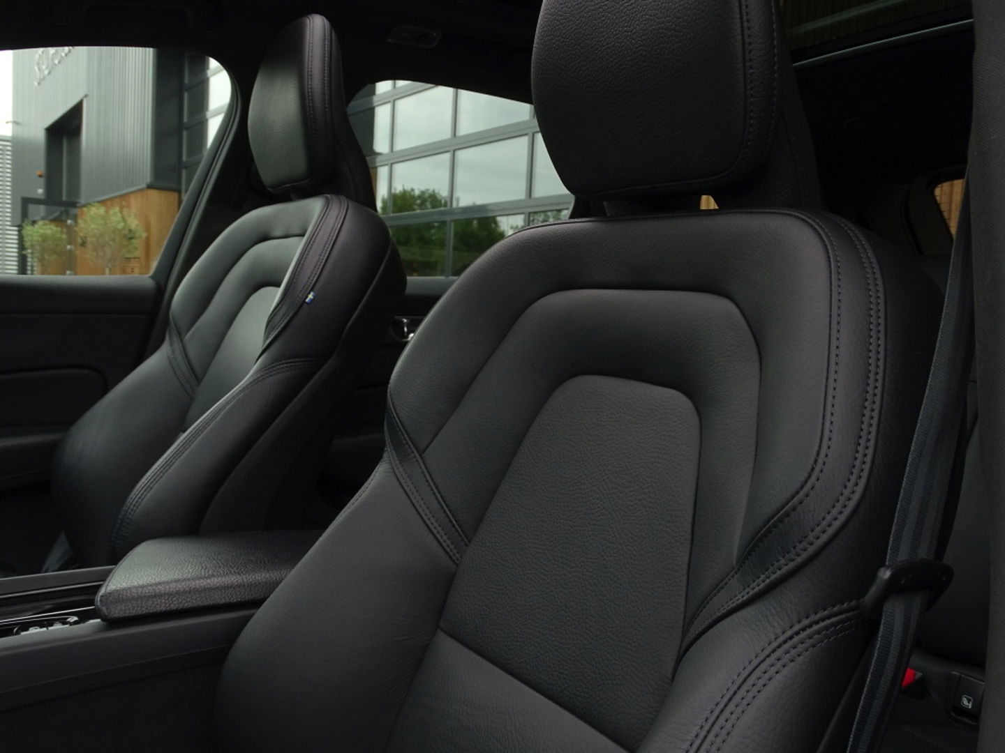 Volvo XC60 T8 407PK AWD / Inscription / panoramadak / 360° / LED