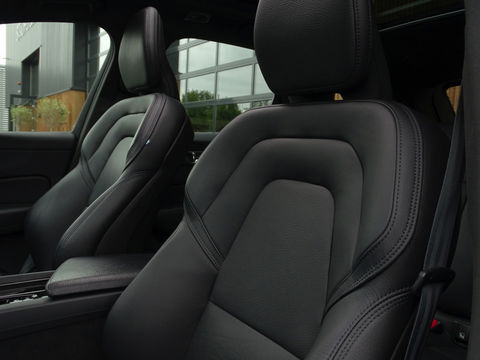 Volvo XC60 T8 407PK AWD / Inscription / panoramadak / 360° / LED