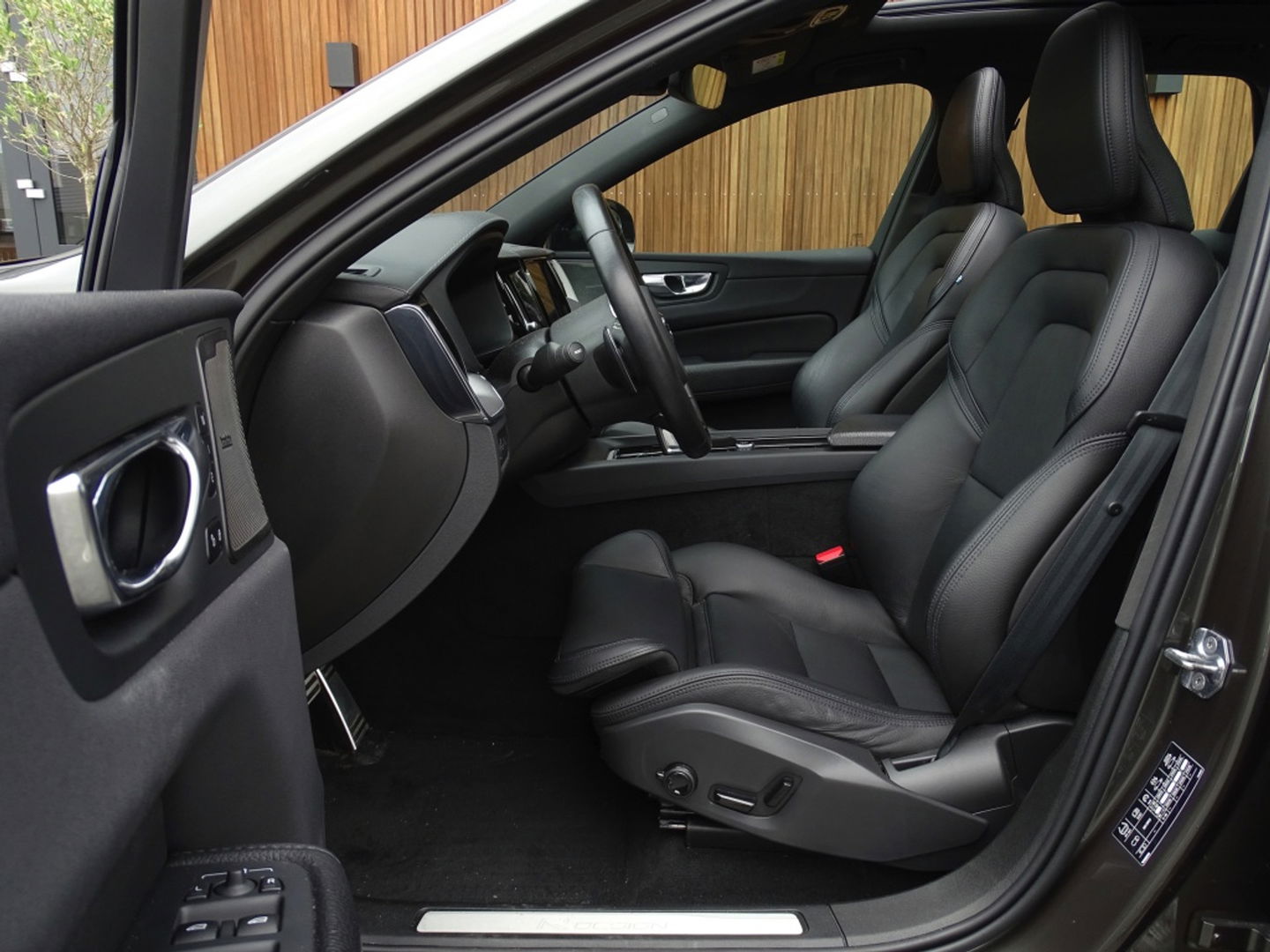 Volvo XC60 T8 407PK AWD / Inscription / panoramadak / 360° / LED