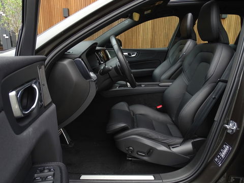Volvo XC60 T8 407PK AWD / Inscription / panoramadak / 360° / LED