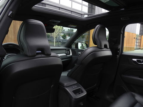 Volvo XC60 T8 407PK AWD / Inscription / panoramadak / 360° / LED