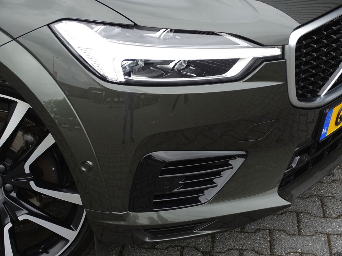 Volvo XC60 T8 407PK AWD / Inscription / panoramadak / 360° / LED