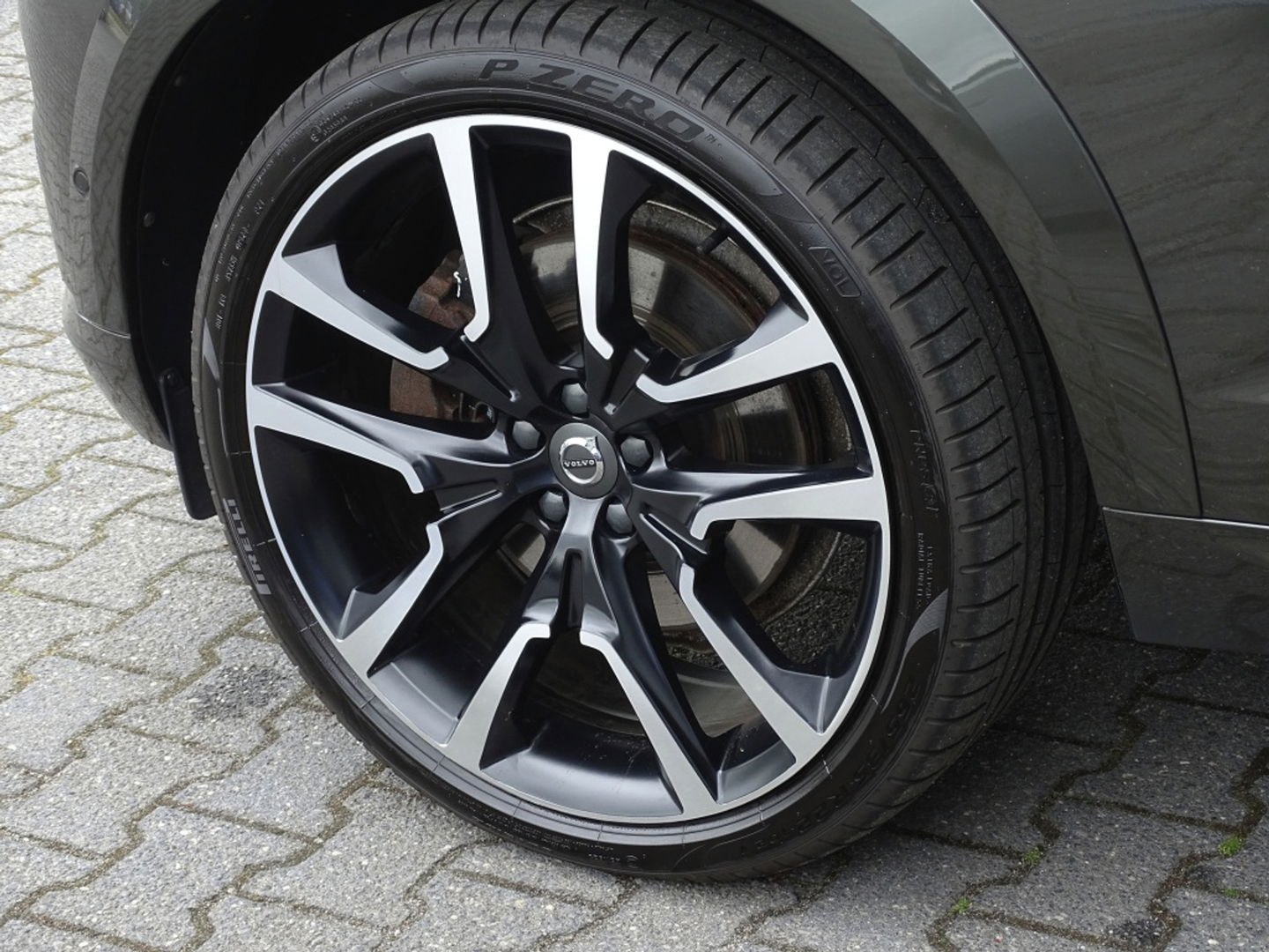Volvo XC60 T8 407PK AWD / Inscription / panoramadak / 360° / LED