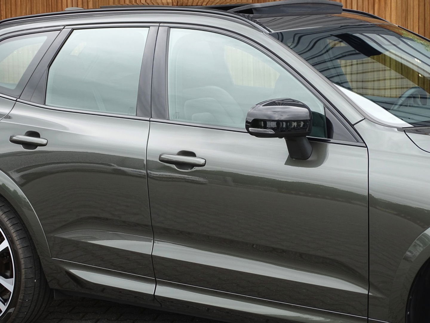 Volvo XC60 T8 407PK AWD / Inscription / panoramadak / 360° / LED