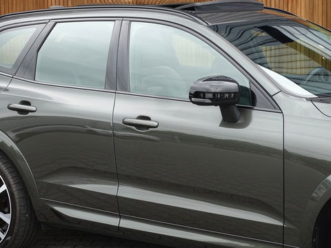 Volvo XC60 T8 407PK AWD / Inscription / panoramadak / 360° / LED