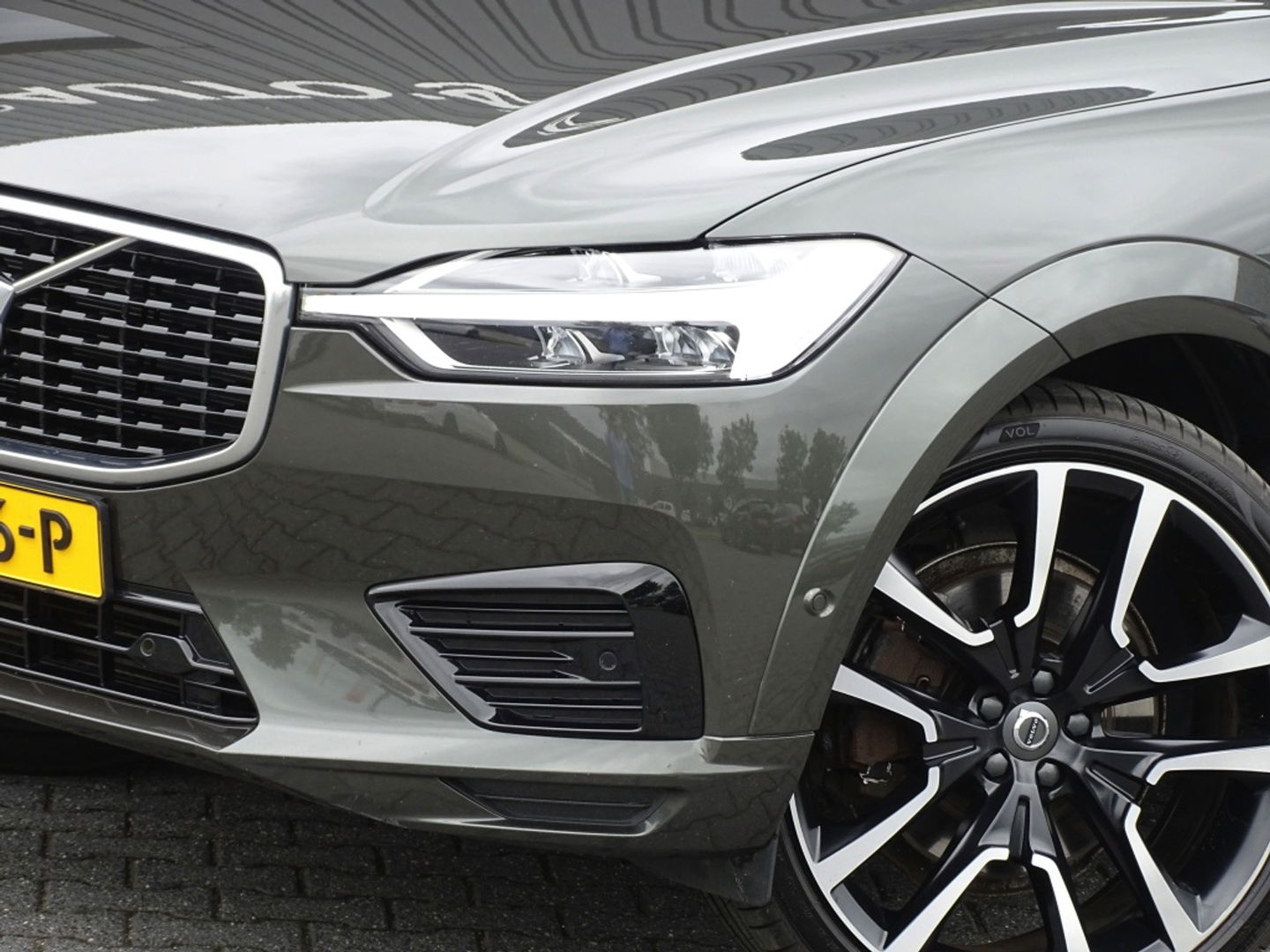 Volvo XC60 T8 407PK AWD / Inscription / panoramadak / 360° / LED