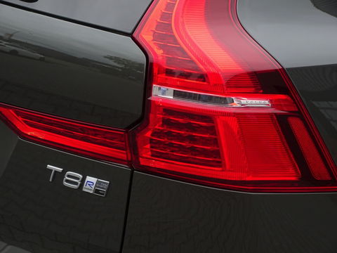 Volvo XC60 T8 407PK AWD / Inscription / panoramadak / 360° / LED