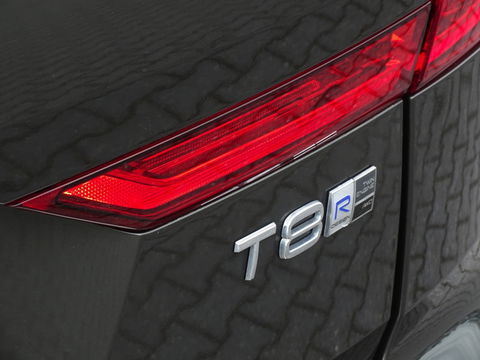 Volvo XC60 T8 407PK AWD / Inscription / panoramadak / 360° / LED