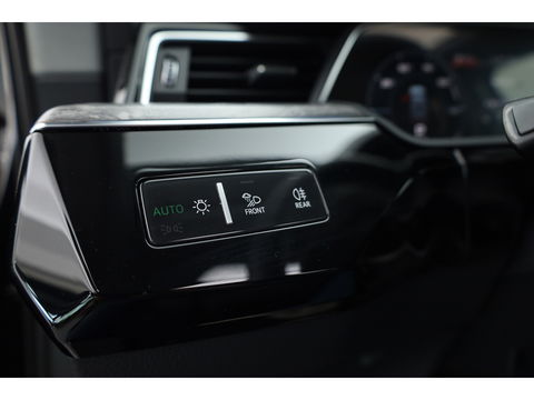 Audi e-tron e-tron 55 quattro advanced 95 kWh | Pano | HUD | Soft Close | Bang & Olufsen | Stoelventilatie | Afn. Trekhaak