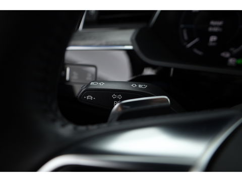 Audi e-tron e-tron 55 quattro advanced 95 kWh | Pano | HUD | Soft Close | Bang & Olufsen | Stoelventilatie | Afn. Trekhaak