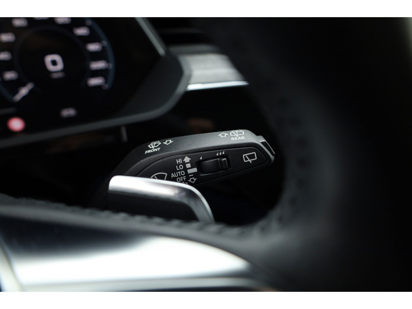 Audi e-tron e-tron 55 quattro advanced 95 kWh | Pano | HUD | Soft Close | Bang & Olufsen | Stoelventilatie | Afn. Trekhaak