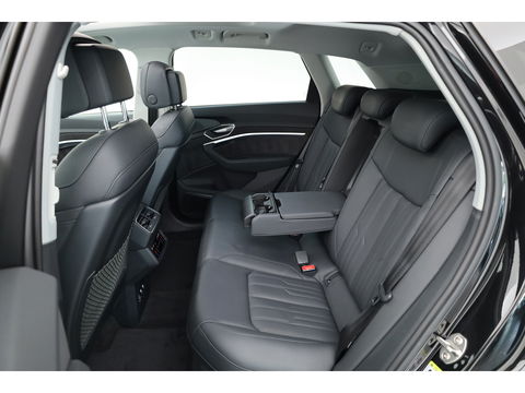 Audi e-tron e-tron 55 quattro advanced 95 kWh | Pano | HUD | Soft Close | Bang & Olufsen | Stoelventilatie | Afn. Trekhaak