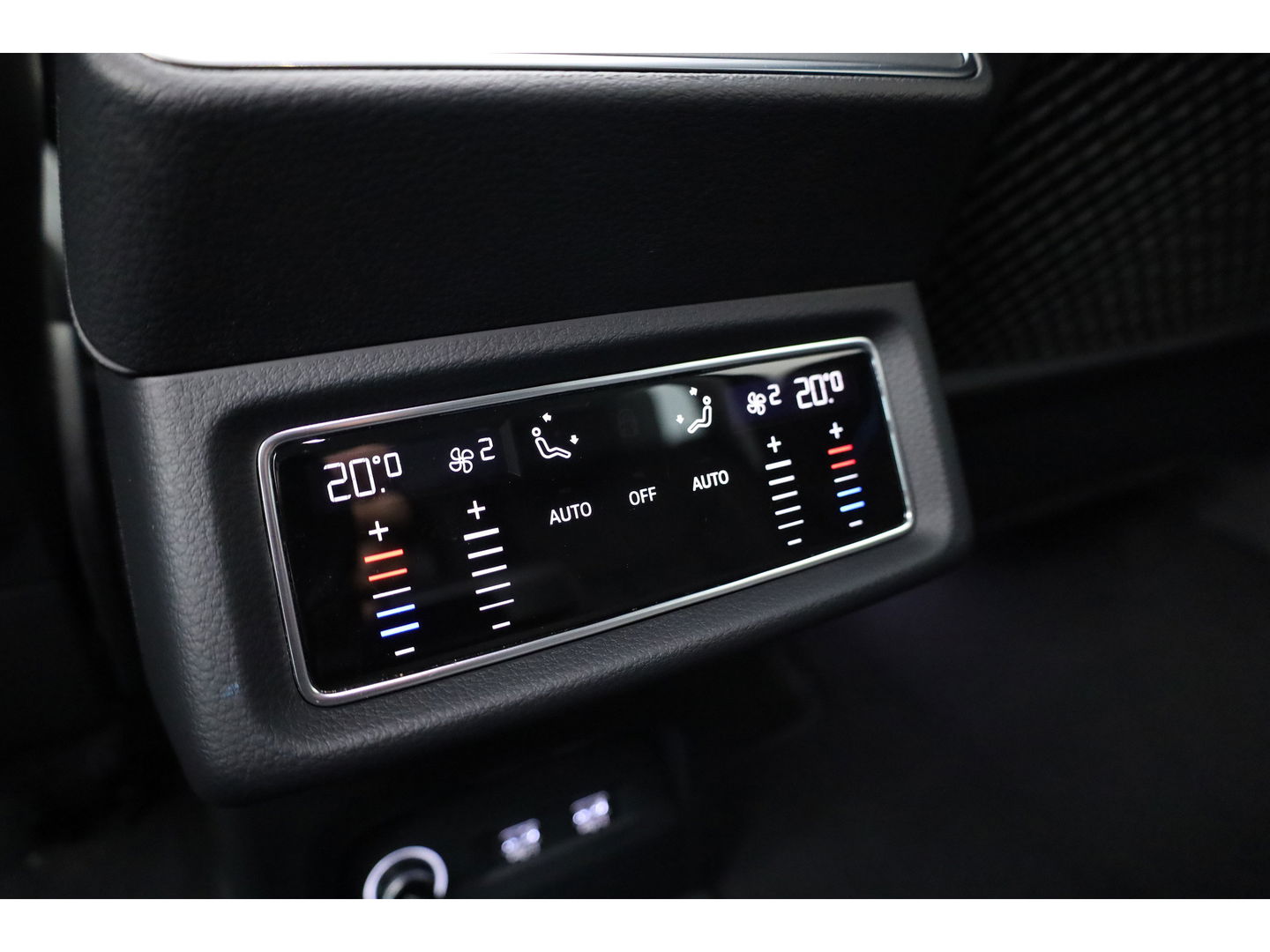 Audi e-tron e-tron 55 quattro advanced 95 kWh | Pano | HUD | Soft Close | Bang & Olufsen | Stoelventilatie | Afn. Trekhaak