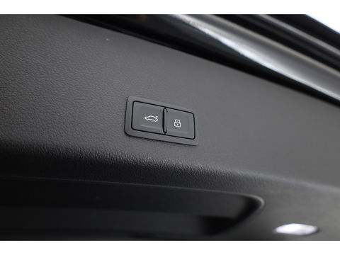 Audi e-tron e-tron 55 quattro advanced 95 kWh | Pano | HUD | Soft Close | Bang & Olufsen | Stoelventilatie | Afn. Trekhaak