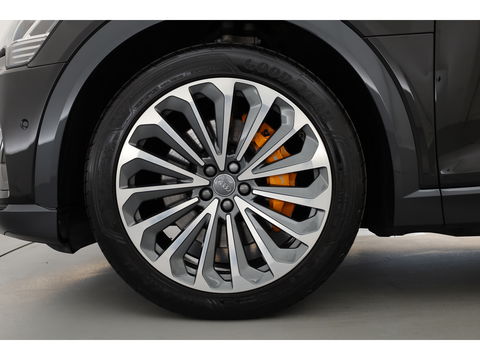Audi e-tron e-tron 55 quattro advanced 95 kWh | Pano | HUD | Soft Close | Bang & Olufsen | Stoelventilatie | Afn. Trekhaak