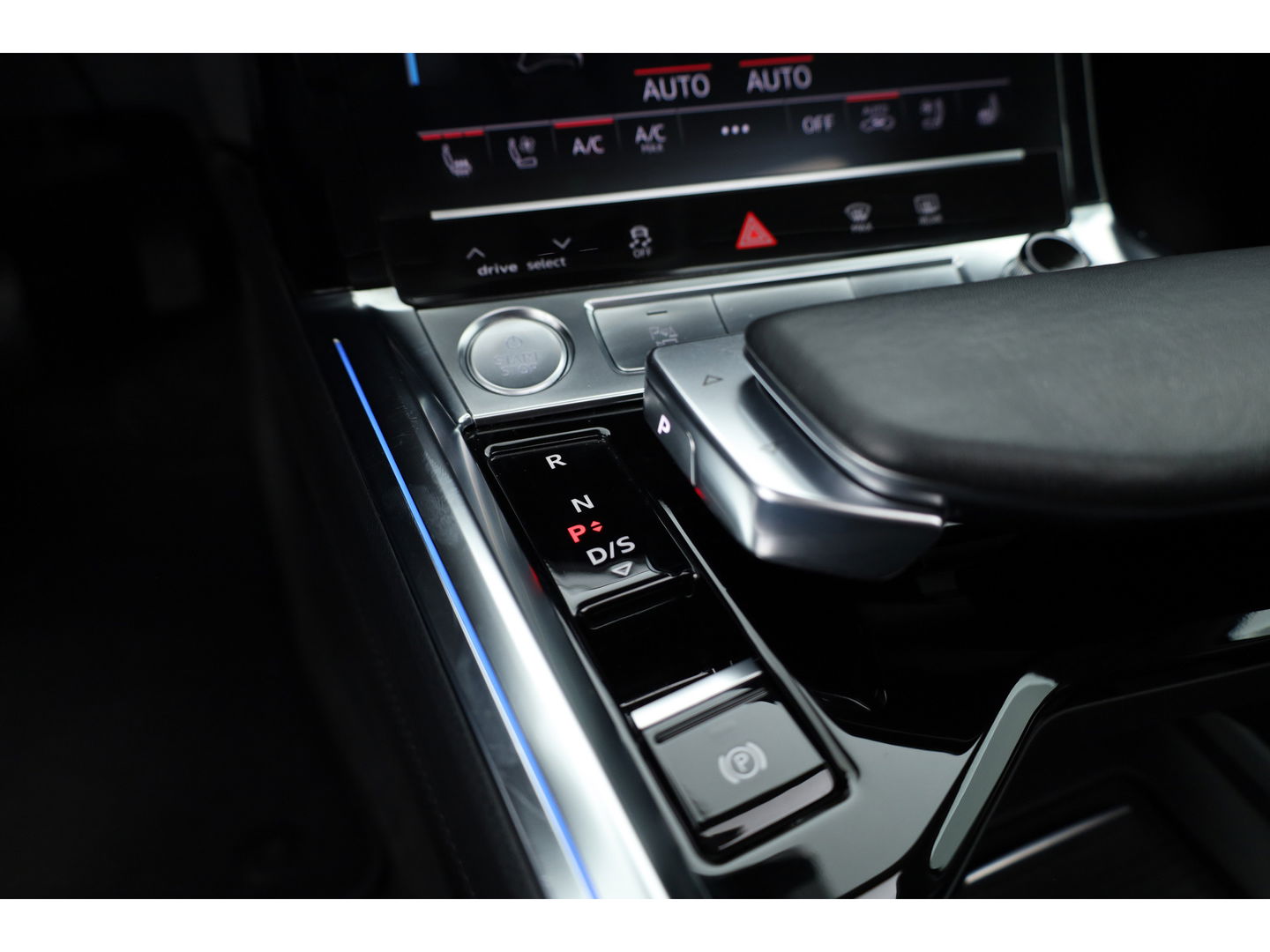 Audi e-tron e-tron 55 quattro advanced 95 kWh | Pano | HUD | Soft Close | Bang & Olufsen | Stoelventilatie | Afn. Trekhaak