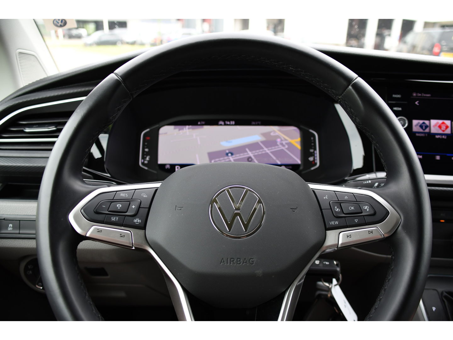 Volkswagen Transporter 2.0 TDI L1H1 30 Bulli Virtual, Adaptieve Cruise, Carplay, LED, 150PK, Multimedia, NAVI, Standkachel, Stoelverwarming,
