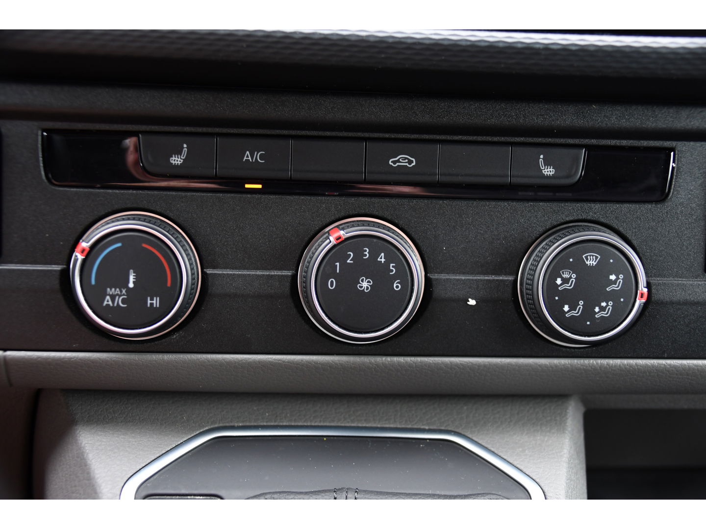 Volkswagen Transporter 2.0 TDI L1H1 30 Bulli Virtual, Adaptieve Cruise, Carplay, LED, 150PK, Multimedia, NAVI, Standkachel, Stoelverwarming,