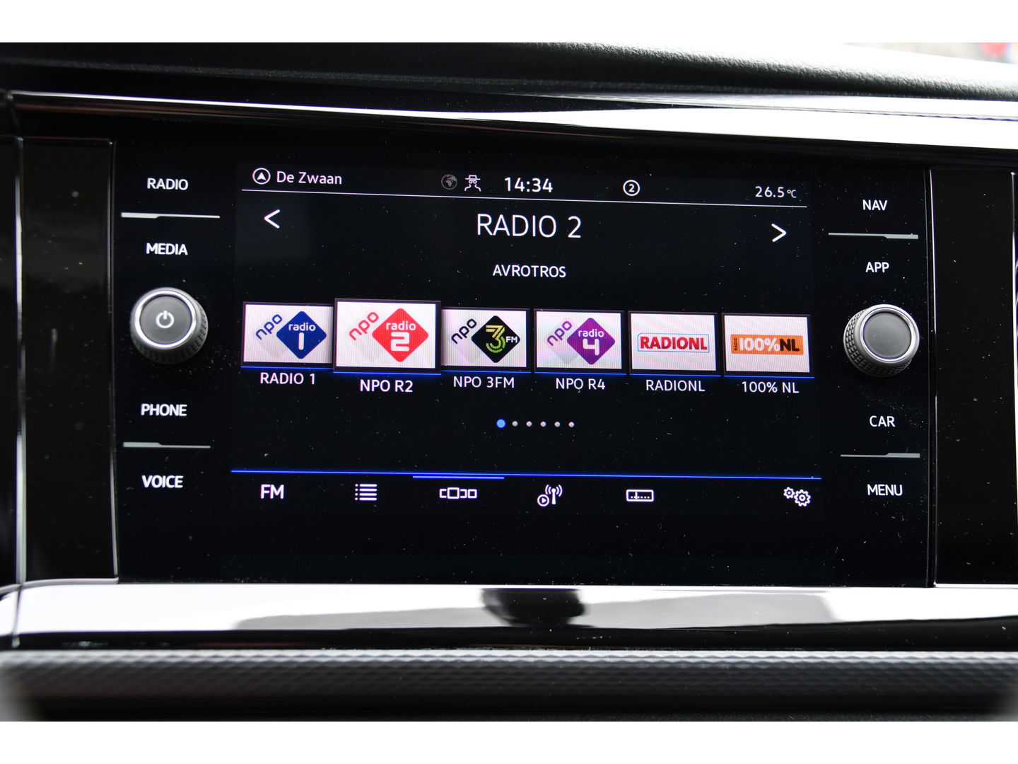 Volkswagen Transporter 2.0 TDI L1H1 30 Bulli Virtual, Adaptieve Cruise, Carplay, LED, 150PK, Multimedia, NAVI, Standkachel, Stoelverwarming,