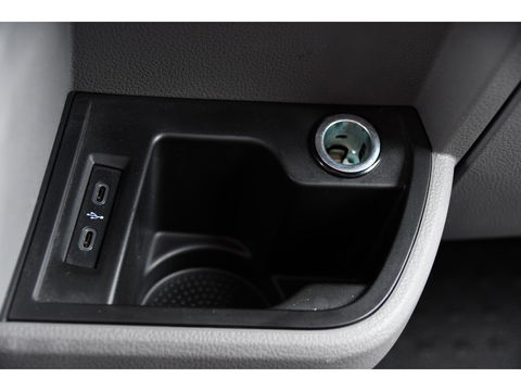 Volkswagen Transporter 2.0 TDI L1H1 30 Bulli Virtual, Adaptieve Cruise, Carplay, LED, 150PK, Multimedia, NAVI, Standkachel, Stoelverwarming,