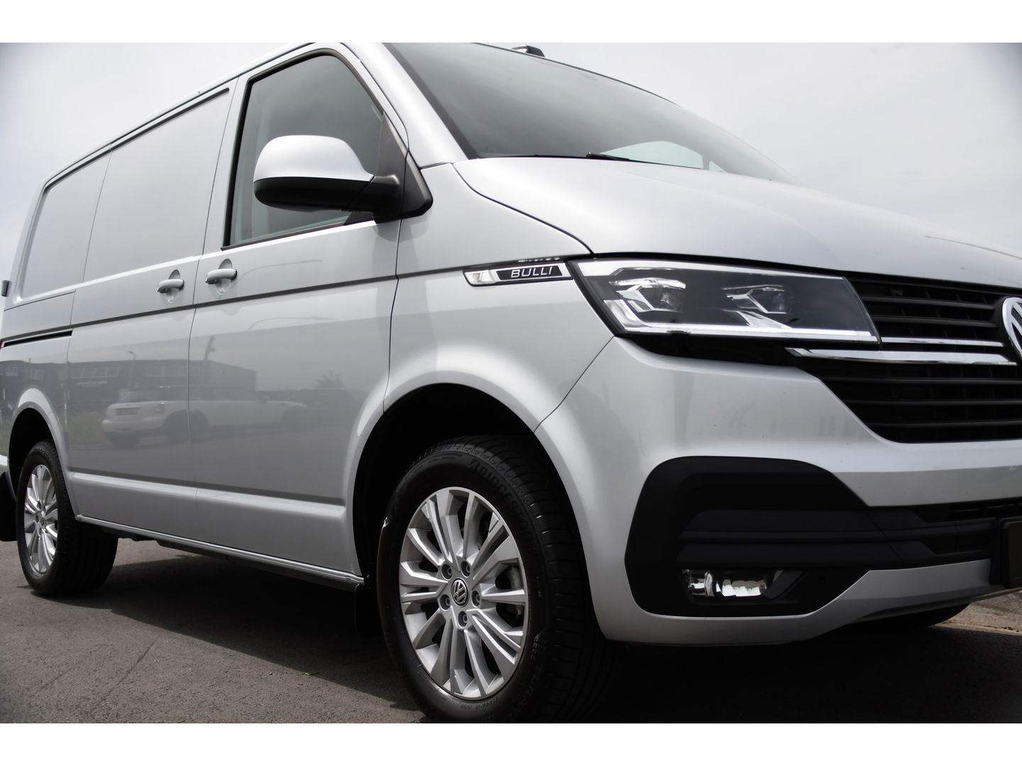 Volkswagen Transporter 2.0 TDI L1H1 30 Bulli Virtual, Adaptieve Cruise, Carplay, LED, 150PK, Multimedia, NAVI, Standkachel, Stoelverwarming,