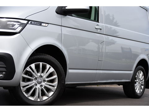 Volkswagen Transporter 2.0 TDI L1H1 30 Bulli Virtual, Adaptieve Cruise, Carplay, LED, 150PK, Multimedia, NAVI, Standkachel, Stoelverwarming,