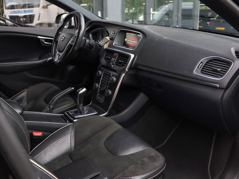 Volvo V40 2.0 D2 R-Design 150PK