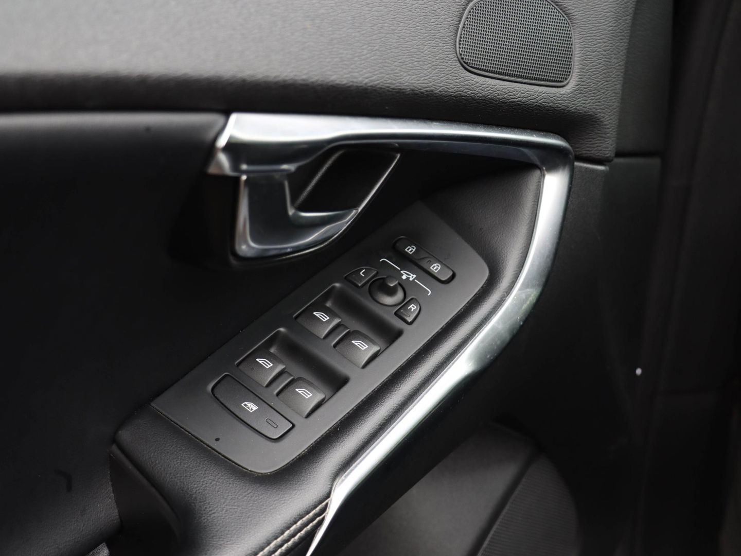 Volvo V40 2.0 D2 R-Design 150PK